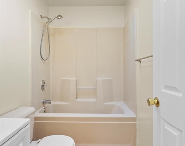 475 Celandine Drive - Photo Thumbnail 18