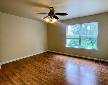 475 Celandine Drive - Photo Thumbnail 8