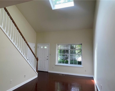 475 Celandine Drive - Photo Thumbnail 2