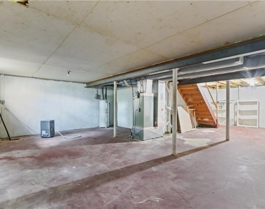 475 Celandine Drive - Photo Thumbnail 27