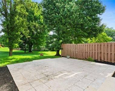475 Celandine Drive - Photo Thumbnail 8