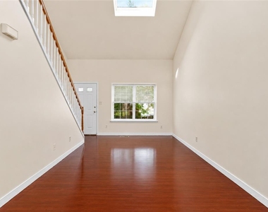 475 Celandine Drive - Photo Thumbnail 3