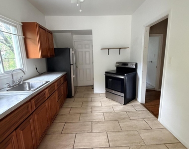 1607 Mulberry Street - Photo Thumbnail 4