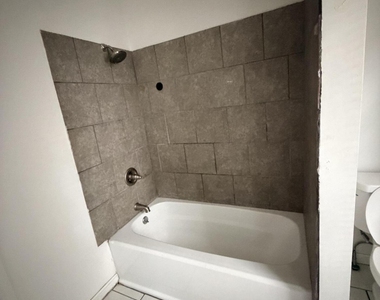 1607 Mulberry Street - Photo Thumbnail 6