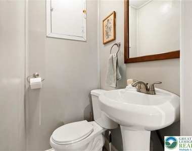 717 W Broad Street - Photo Thumbnail 5