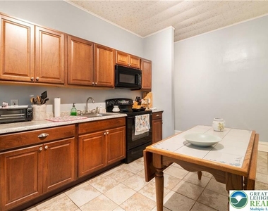 717 W Broad Street - Photo Thumbnail 7