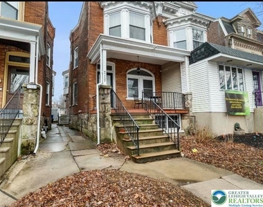 717 W Broad Street - Photo Thumbnail 1