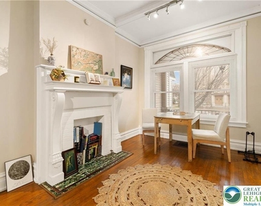 717 W Broad Street - Photo Thumbnail 3