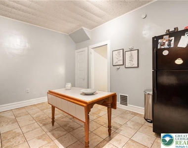 717 W Broad Street - Photo Thumbnail 8