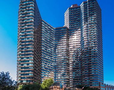 650 West 42nd Street - Photo Thumbnail 14