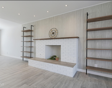 8617 Darlina Drive - Photo Thumbnail 14