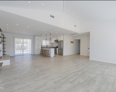 8617 Darlina Drive - Photo Thumbnail 8