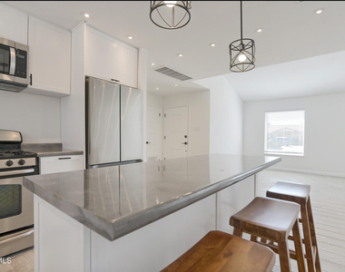 8617 Darlina Drive - Photo Thumbnail 15