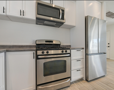 8617 Darlina Drive - Photo Thumbnail 17