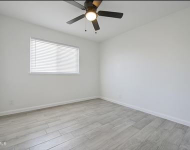 8617 Darlina Drive - Photo Thumbnail 25