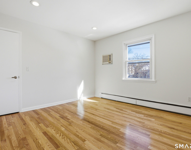 24 Congress Street - Photo Thumbnail 15