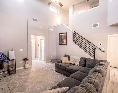 13713 Onley Avenue - Photo Thumbnail 5