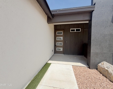 125 Palma Drive - Photo Thumbnail 1