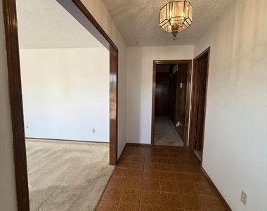 1709 Bruce Devlin Drive - Photo Thumbnail 5