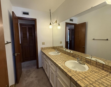 1709 Bruce Devlin Drive - Photo Thumbnail 31