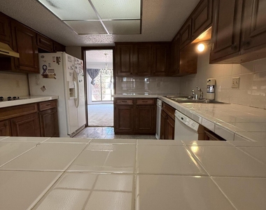 1709 Bruce Devlin Drive - Photo Thumbnail 10