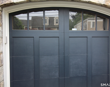 288 Davis Avenue - Photo Thumbnail 1