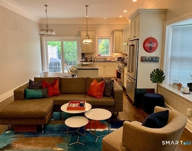 288 Davis Avenue - Photo Thumbnail 6