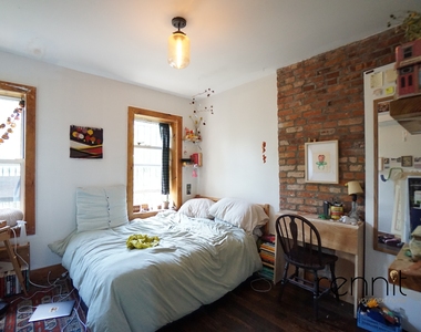 758 Willoughby Avenue - Photo Thumbnail 9