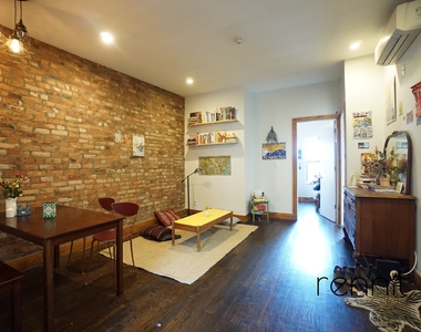 758 Willoughby Avenue - Photo Thumbnail 2