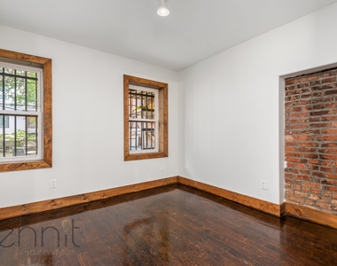 758 Willoughby Avenue - Photo Thumbnail 3