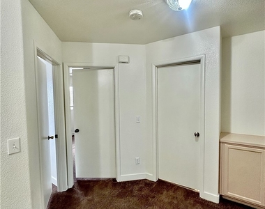 10232 Grecian Laurel Court - Photo Thumbnail 8