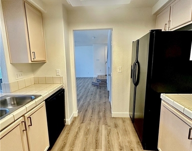 10232 Grecian Laurel Court - Photo Thumbnail 6