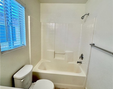 10232 Grecian Laurel Court - Photo Thumbnail 18