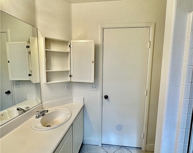 10232 Grecian Laurel Court - Photo Thumbnail 19