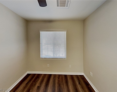 10339 Ladybug Bend Street - Photo Thumbnail 7