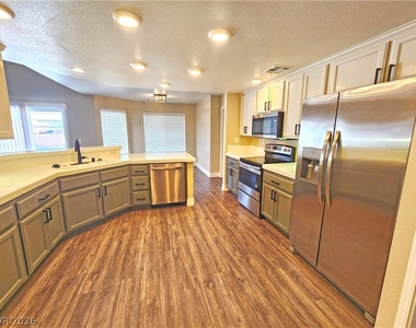 4591 Stoneham Street - Photo Thumbnail 15