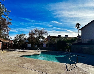 4338 Caliente Street - Photo Thumbnail 13