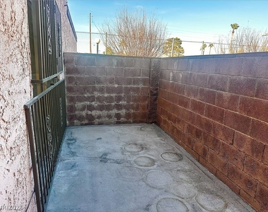 4338 Caliente Street - Photo Thumbnail 11