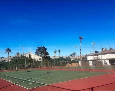 4338 Caliente Street - Photo Thumbnail 14