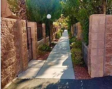 4338 Caliente Street - Photo Thumbnail 16