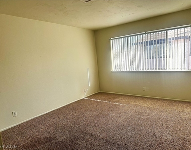4338 Caliente Street - Photo Thumbnail 7