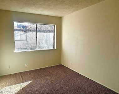 4338 Caliente Street - Photo Thumbnail 8
