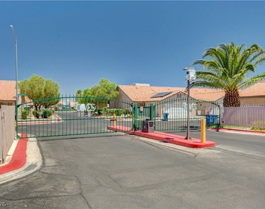 313 Crosswind Way - Photo Thumbnail 4
