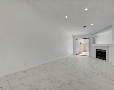 313 Crosswind Way - Photo Thumbnail 9