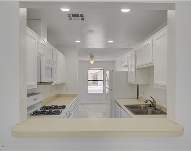 313 Crosswind Way - Photo Thumbnail 15