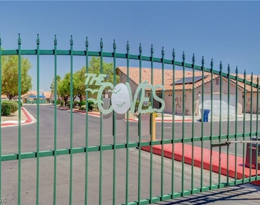 313 Crosswind Way - Photo Thumbnail 3