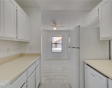 313 Crosswind Way - Photo Thumbnail 14