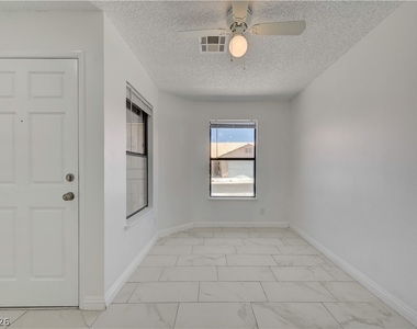 313 Crosswind Way - Photo Thumbnail 25