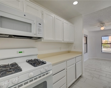 313 Crosswind Way - Photo Thumbnail 18