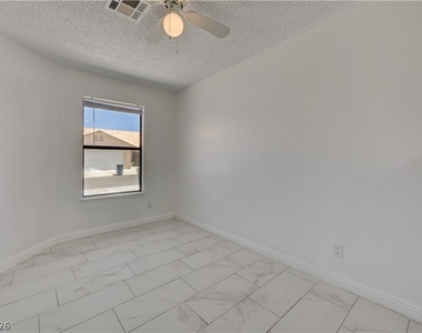 313 Crosswind Way - Photo Thumbnail 30